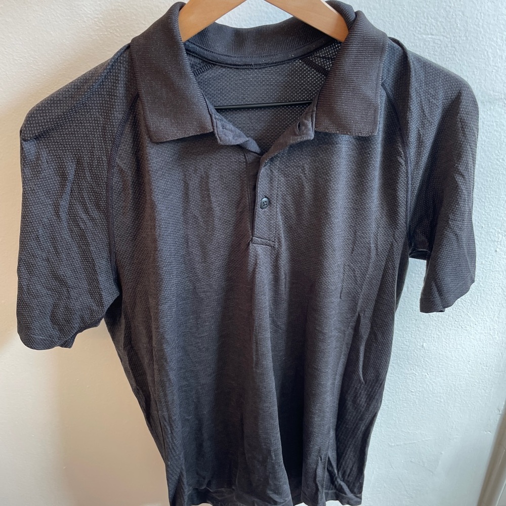 Lululemon Athletica Black metal vent tech Polo Shirt size medium